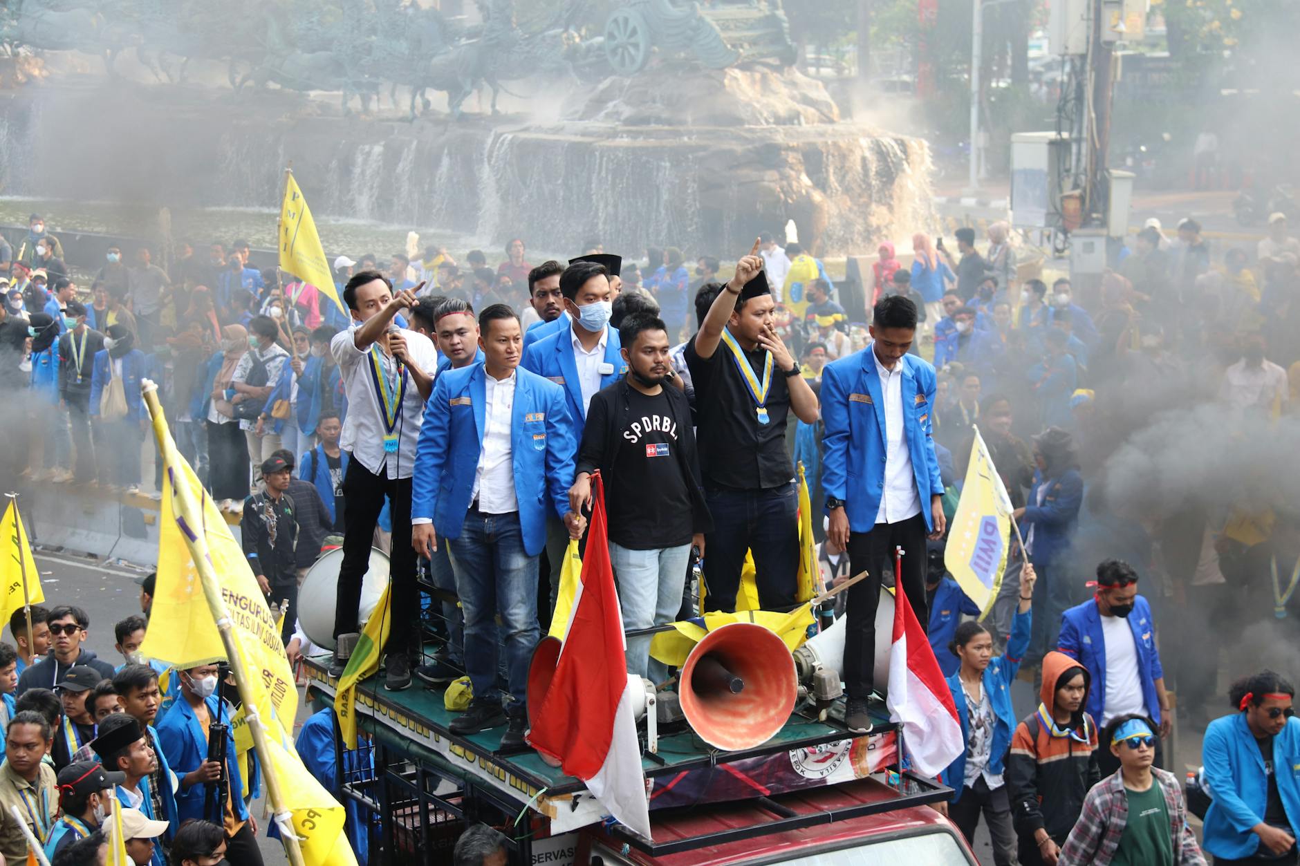 Jalan-Jalan Presiden: Lebih dari Sekadar Berkunjung, Apa Maksud Terselubung di Baliknya?
