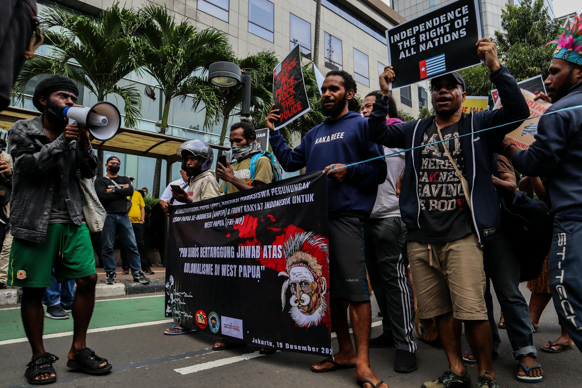 Ketika Kasus Personal Beresonansi ke Panggung Politik: Belajar dari Kasus Slimy Karim
