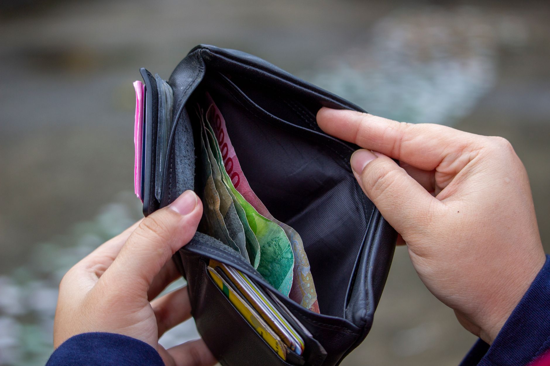 Bikin Dompet Jempolan di Pemilu: Ide Gila Melawan Biaya Politik yang Menggunung!