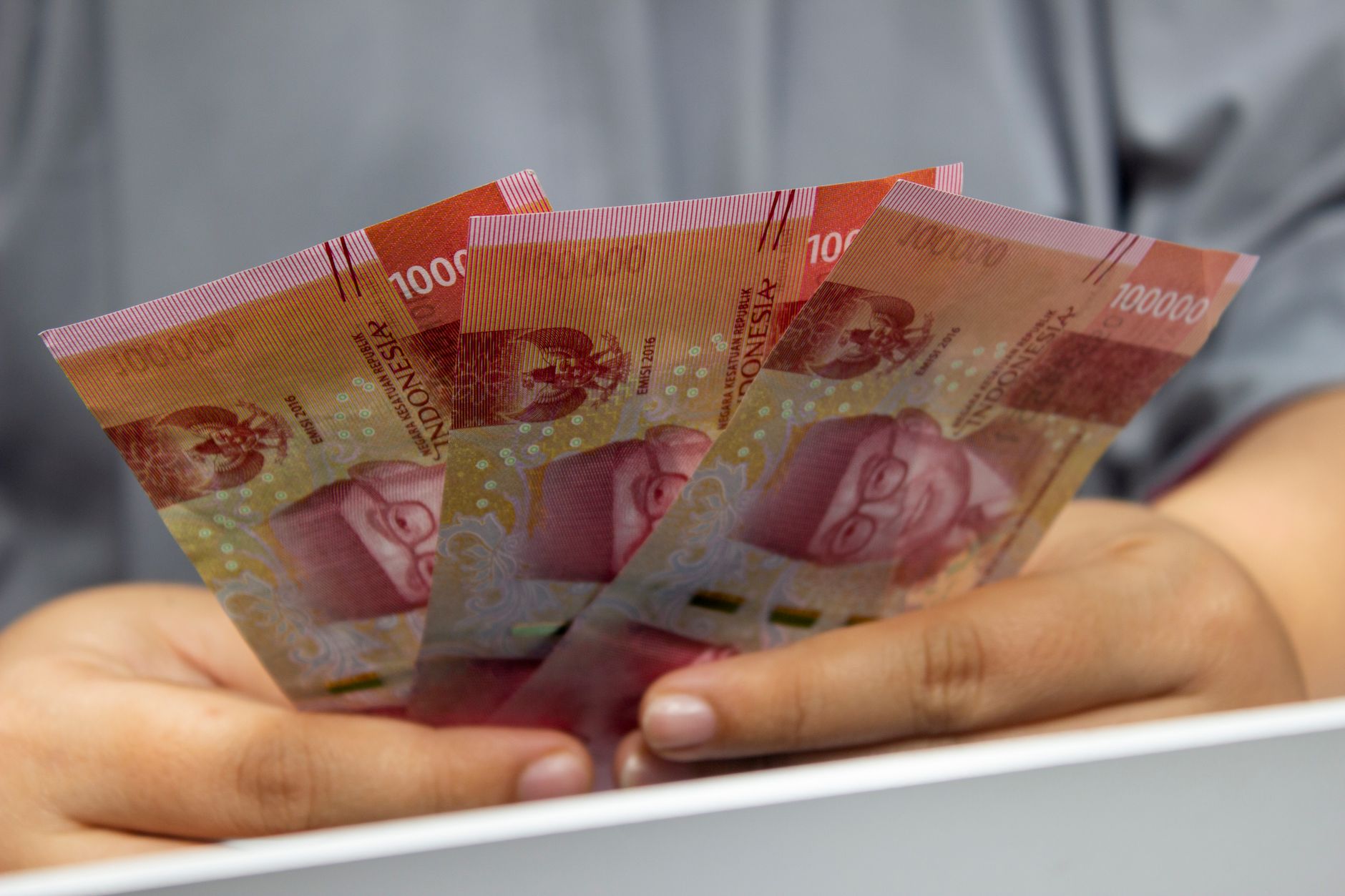 Uang di Politik: Bikin Bingung atau Bikin Beres? Yuk, Kita Lihat Acaranya!