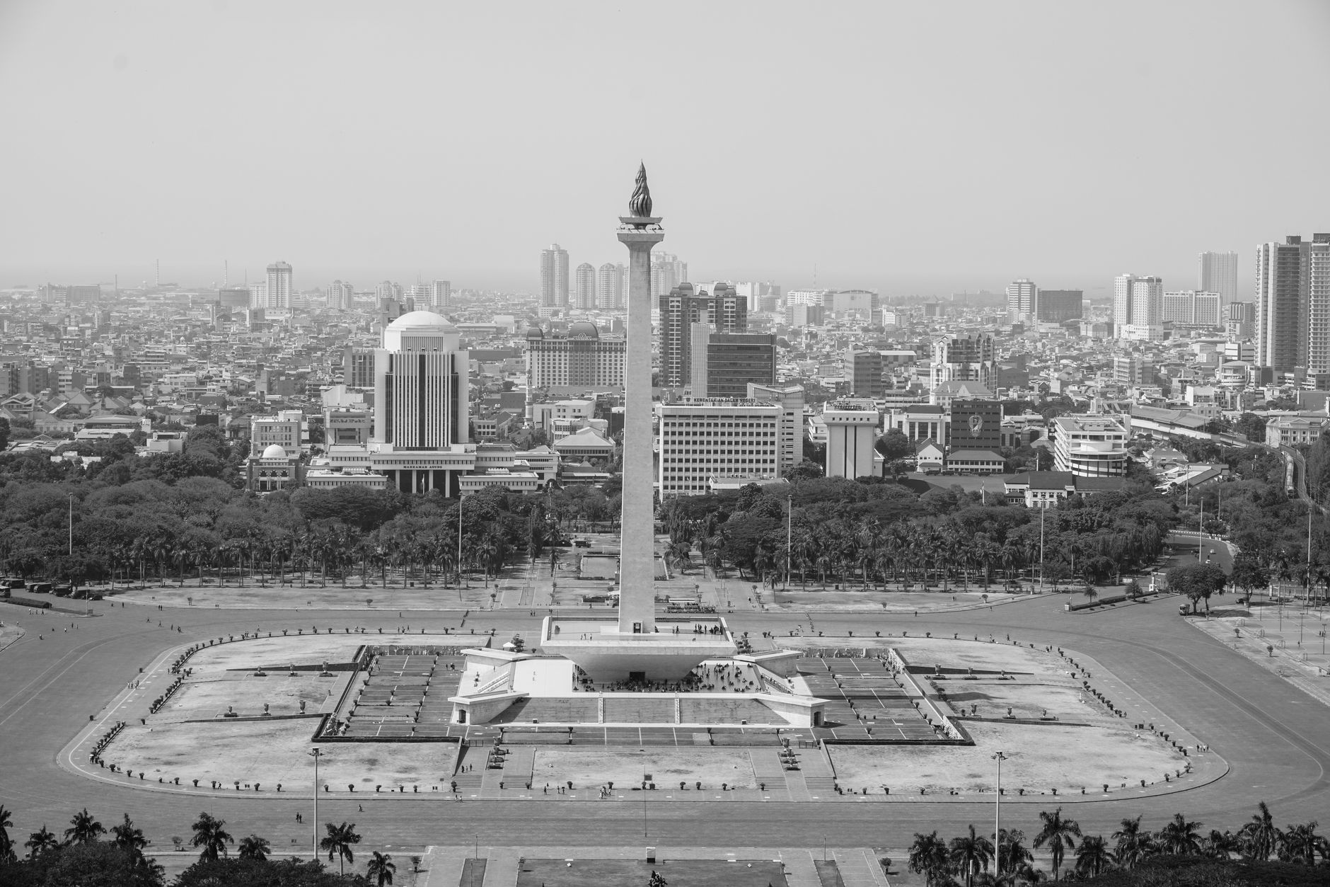 Wacana Kenaikan Gaji Pejabat Daerah: Berapa Besar Biaya Politik Kita?